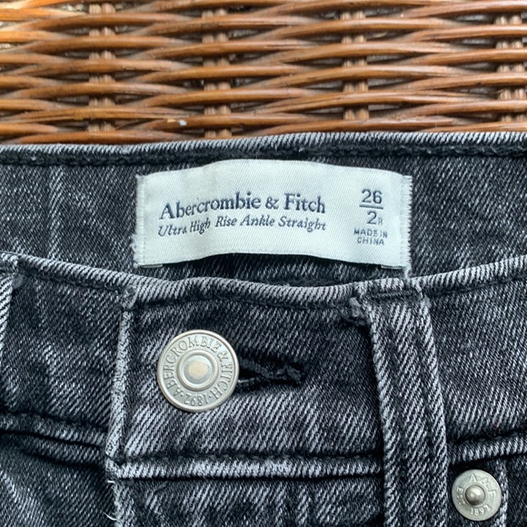 distressed Abercrombie Jeans - Picture 2 of 3